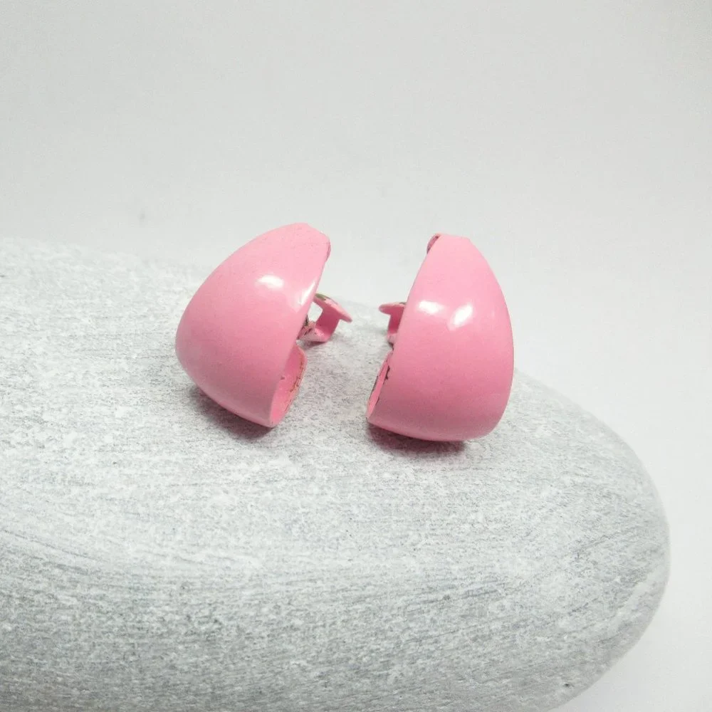 Vintage pink clip earrings
